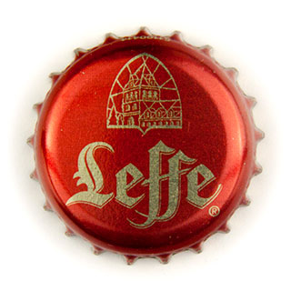 Leffe red crown cap
